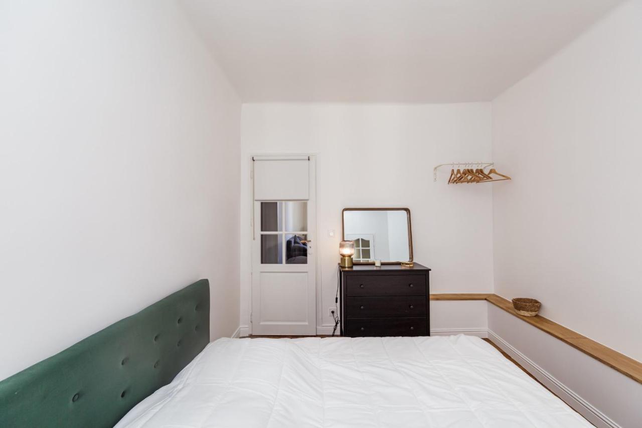 Апартаменты Nice 32 M Renovated And With Comfort In Париж Экстерьер фото